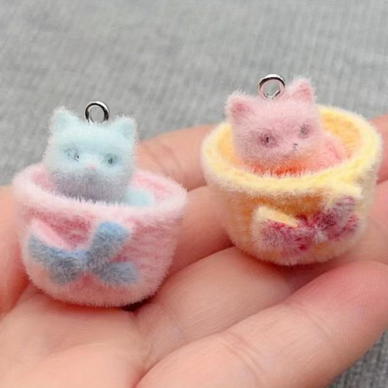 Earrings - 4個入り3Dぬいぐるみ樹脂製猫ペンダント、DIYジュエリー製作イヤリング、キーホルダー、アクセサリー