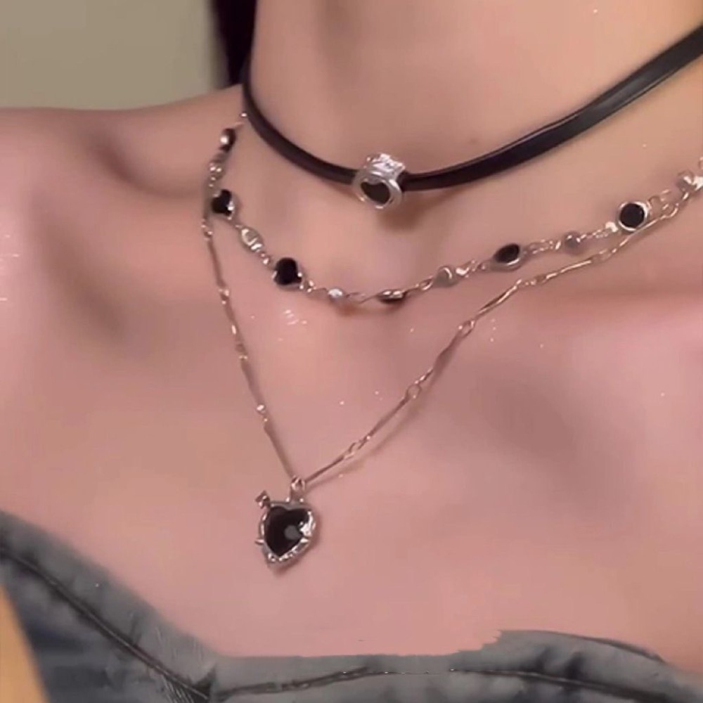 Layered Pendant Necklace Aesthetic - Y2K ゴシックラブハートペンダントネックレス女性のための多層チョーカー鎖骨チェーンゴスパーティーギフト美的ジュエリーアクセサリー