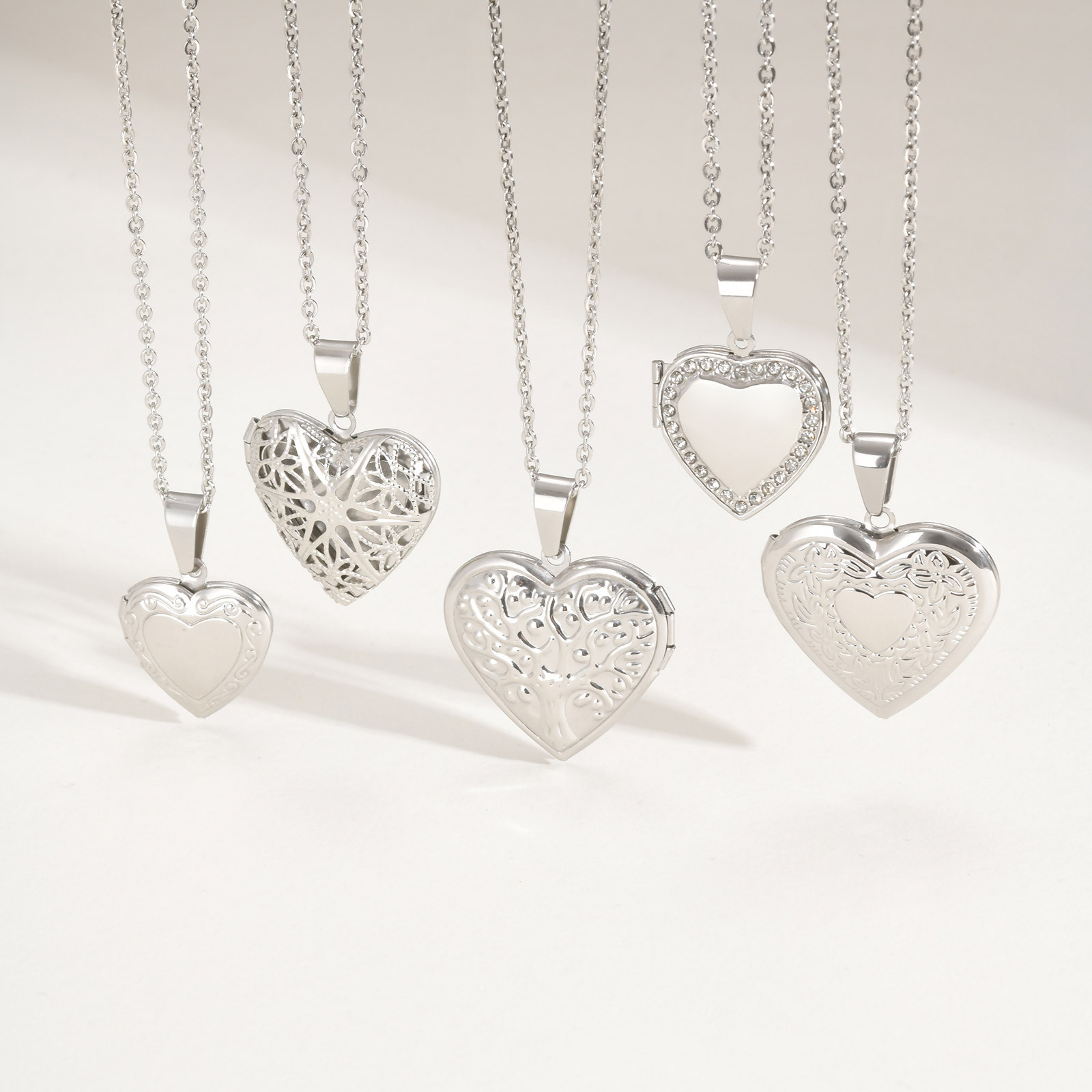Heart Locket Necklace Photo - Vnox 決して色褪せないシルバーカラーのステンレススチール女性ロケットペンダント、開閉可能なハートペンダントネックレス、ライフツリーフローラルカラー