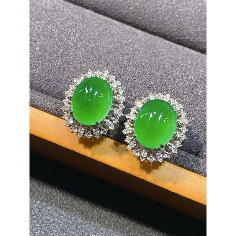 アイスタイプの陽気な緑色のジェダイトイヤリング、ミャンマー産 - Earrings のレビューと価格