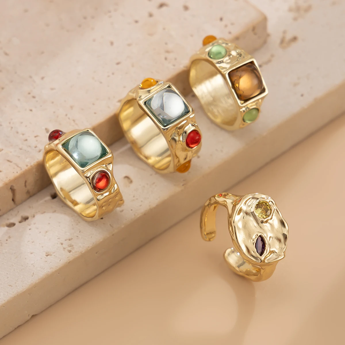 4 ピース/セットヴィンテージカラフルなクリスタルリング女性 - Vintage Punk Knuckle Rings Set のレビューと価格