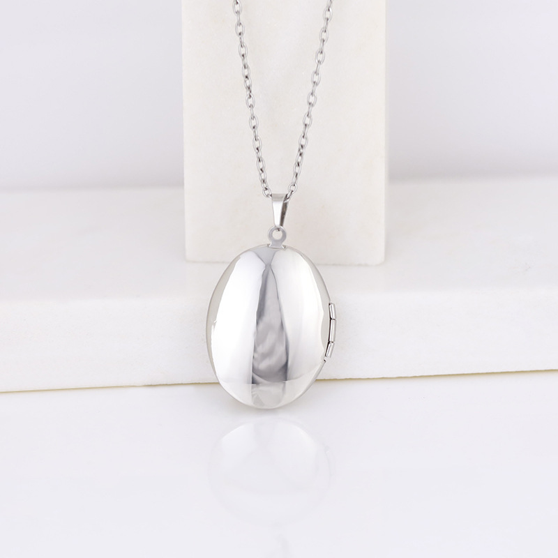 ヴィンテージシルバーカラーの開閉可能なオーバル型・スクエア型 - Heart Locket Necklace Photo のレビューと価格