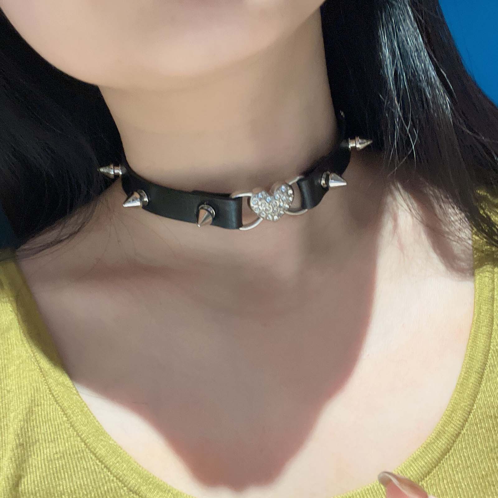 ゴスハートカラーブラックチョーカーネックレス女性用スパイクチ - Goth Punk Spike Choker のレビューと価格