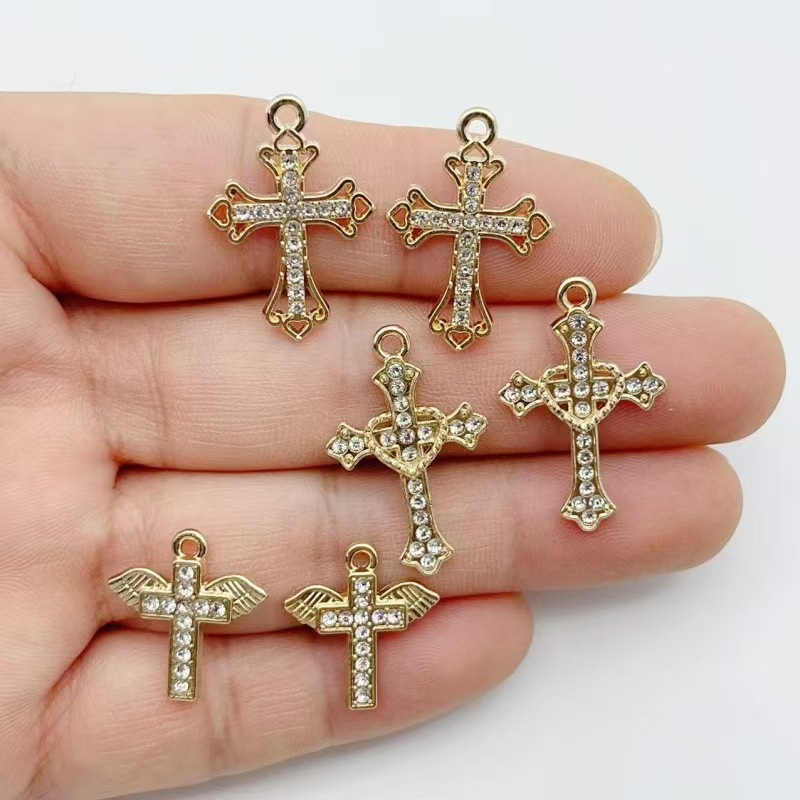 10個入り ダイヤモンドがちりばめられたゴールドクロス合金ペ - Cross Pendant Necklace Gold のレビューと価格