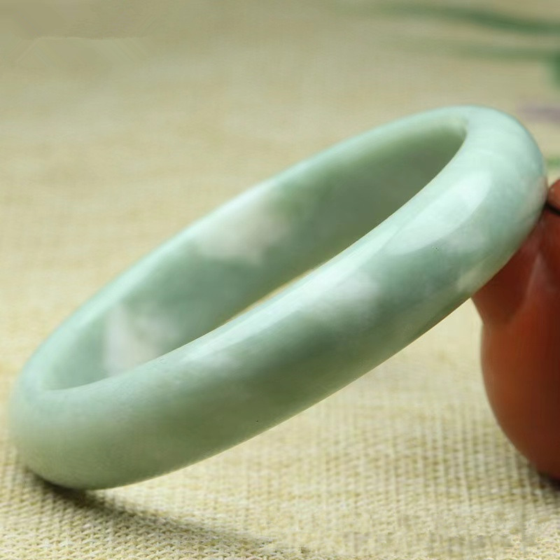 女性用ジェダイト、貴州産緑色の翡翠ブレスレット - Bracelets のレビューと価格