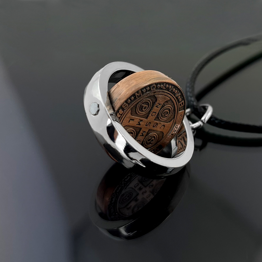新しい聖ベネディクトメダルネックレス カトリック保護十字架ペ - Necklaces のレビューと価格