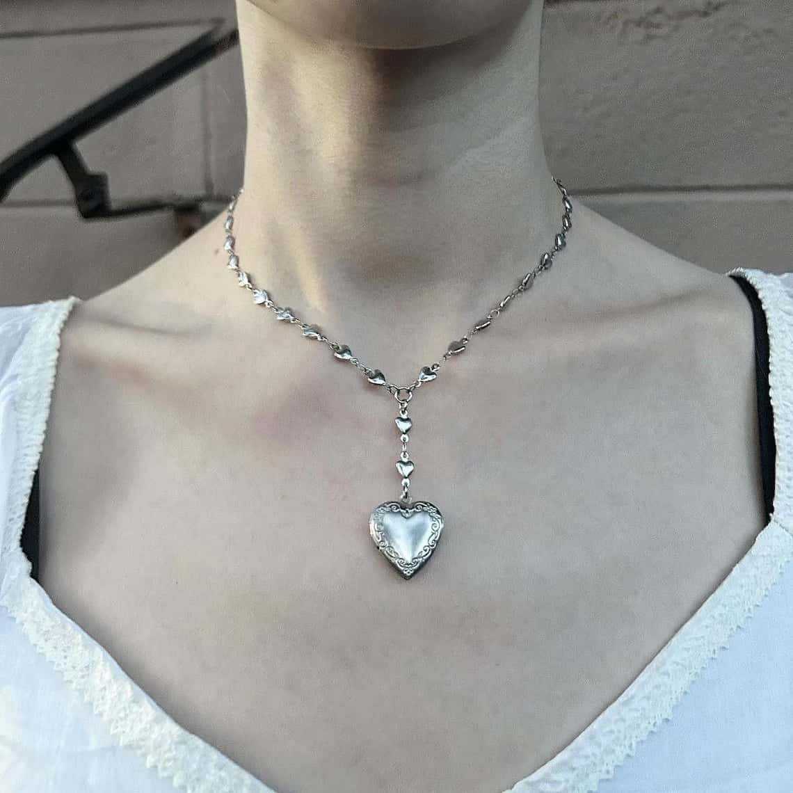 ロザリオ ラリアット チェーン ネックレス ハート ロケット - Heart Locket Necklace Photo のレビューと価格