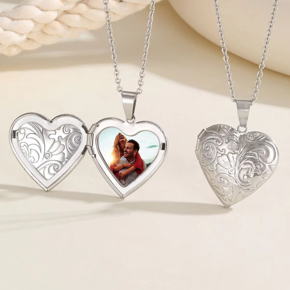 Vnox 可憐なハート写真ペンダントネックレス、ステンレス鋼 - Heart Locket Necklace Photo のレビューと価格