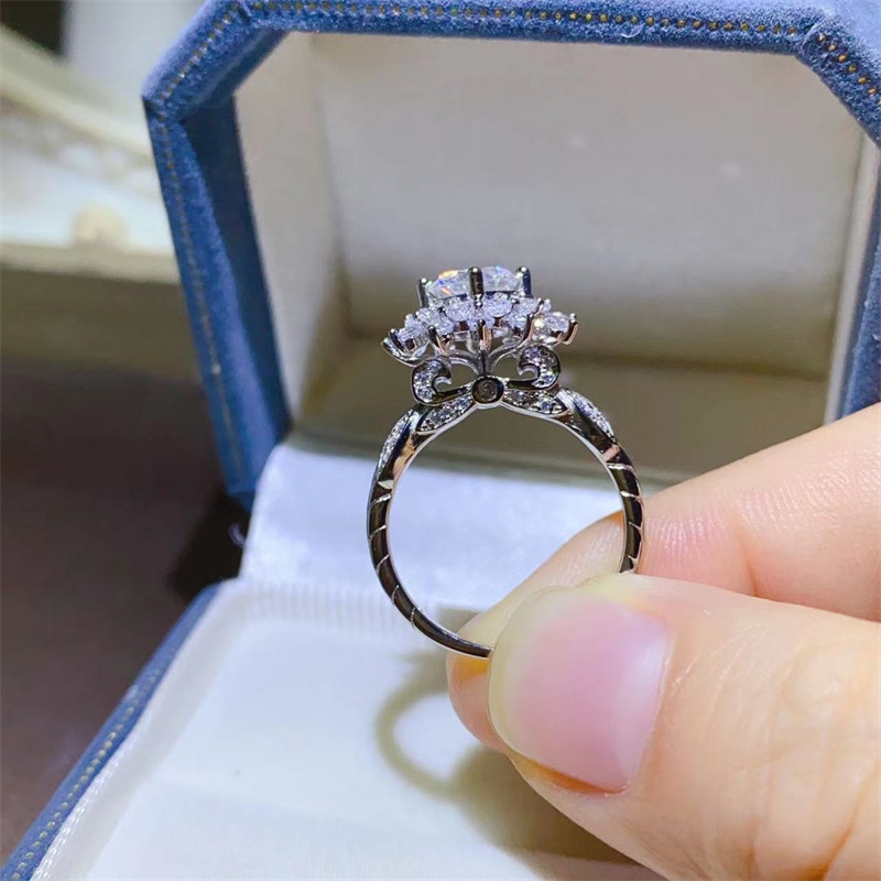 高級ホワイトゴールドソリッドプラチナ PT950 モアサナイ - Moissanite Engagement Ring 1 Carat のレビューと価格
