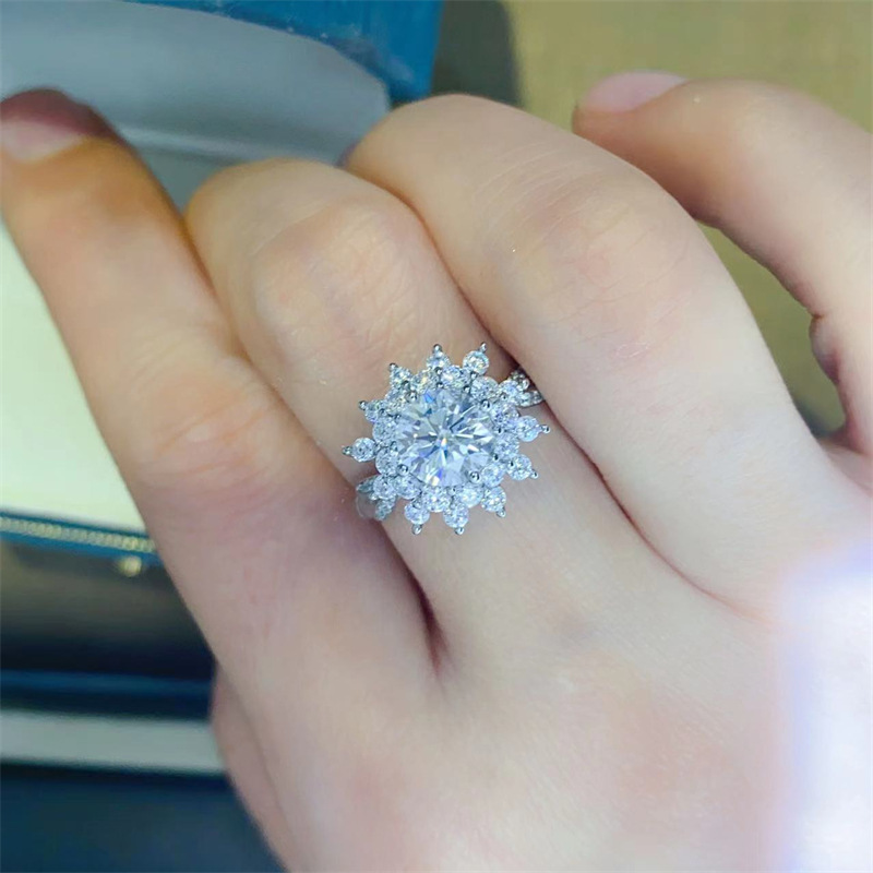 高級ホワイトゴールドソリッドプラチナ PT950 モアサナイ - Moissanite Engagement Ring 1 Carat のレビューと価格