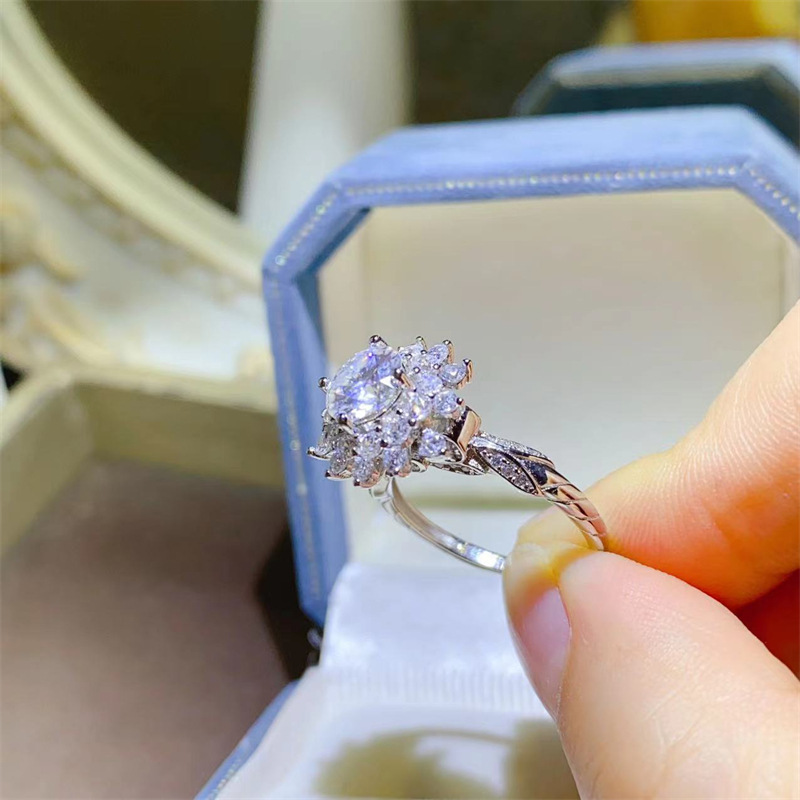 高級ホワイトゴールドソリッドプラチナ PT950 モアサナイ - Moissanite Engagement Ring 1 Carat のレビューと価格