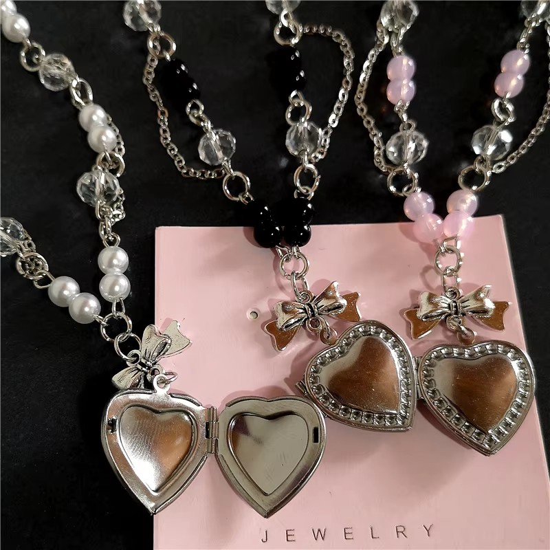 女性用ステンレススチールハートロケットペンダント,シルバーカ - Heart Locket Necklace Photo のレビューと価格
